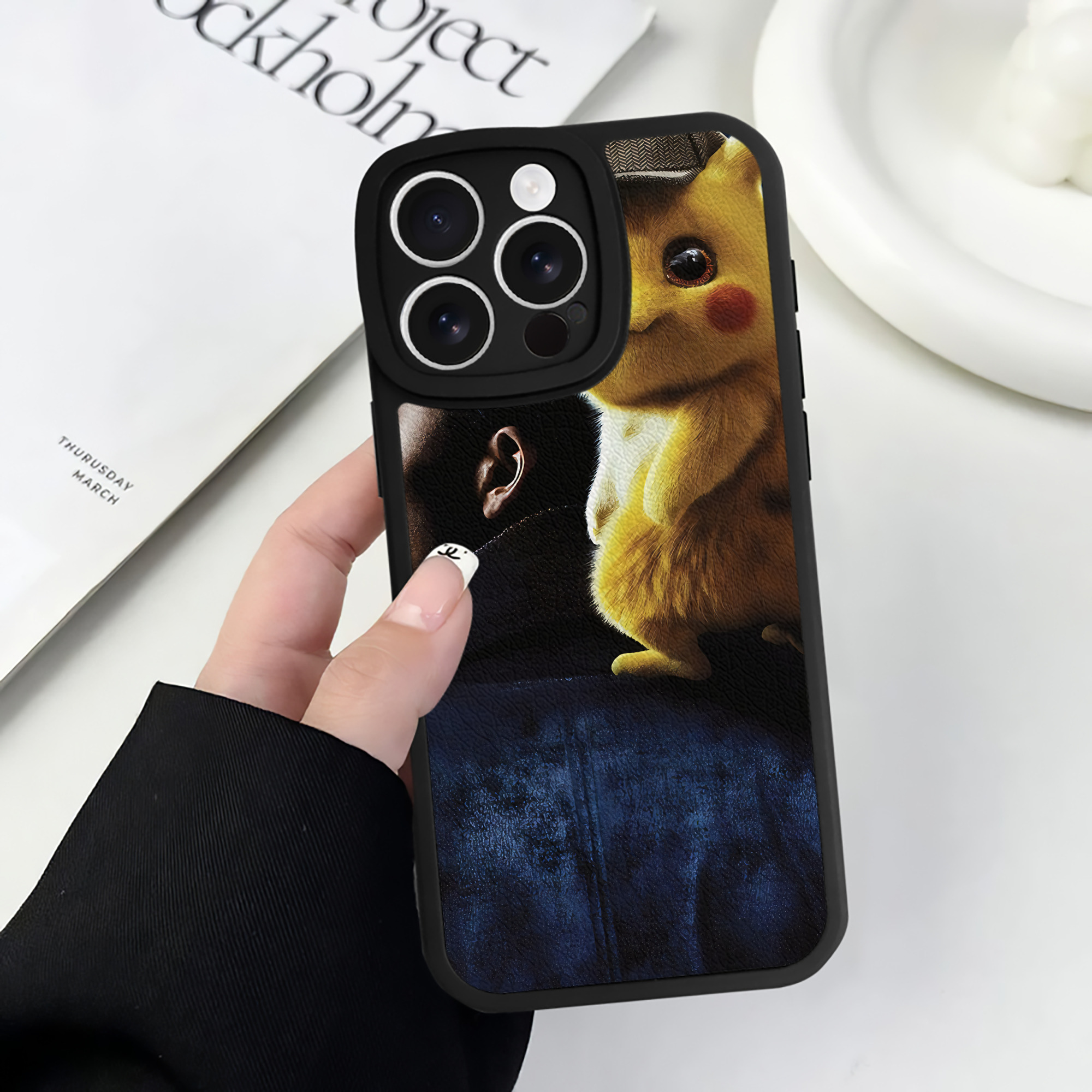 （画像用） ポケットモンスター Pokémon 【iPhone 16シリーズ対応】シリコンスマホケース（レザー調） 材質：シリコン